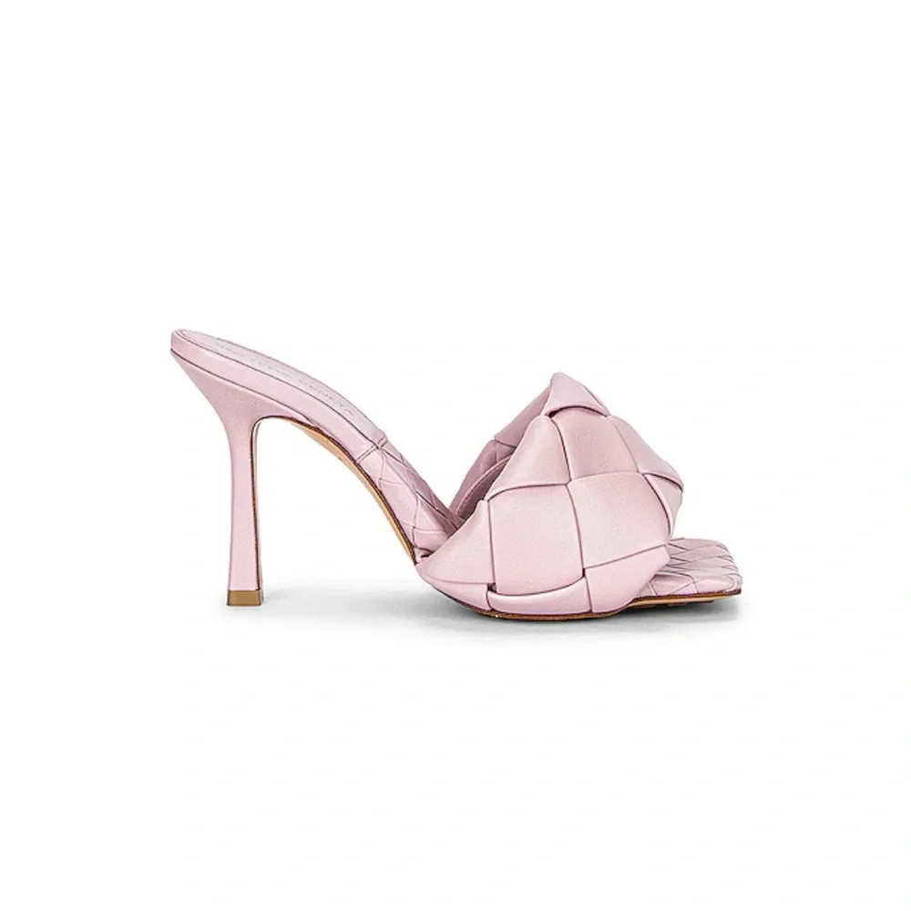Bottega Veneta - The Lido Sandal - Color: Magnolia- Size: 37.5 - Picture 6 of 8